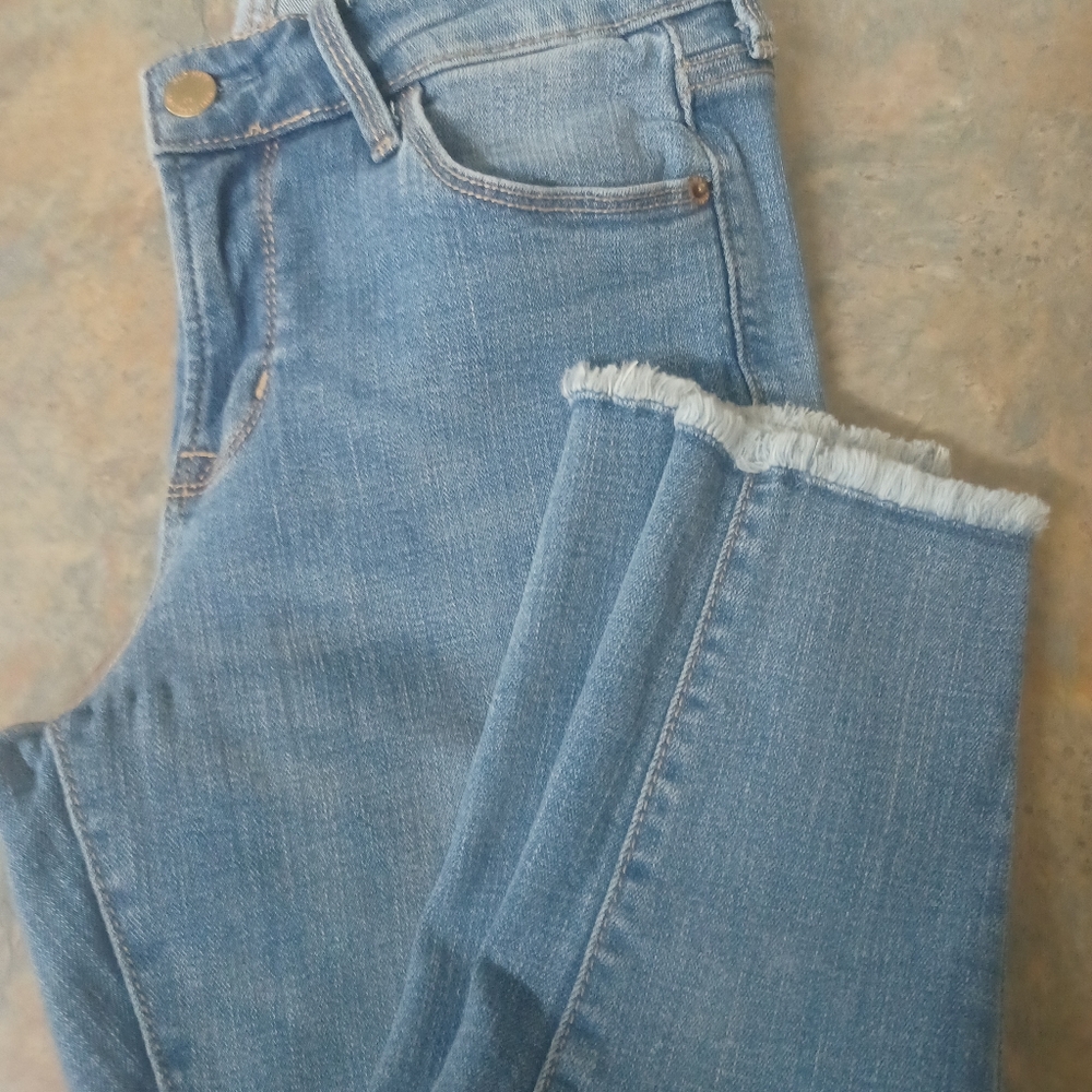 Size 2 skinny cropped jeans